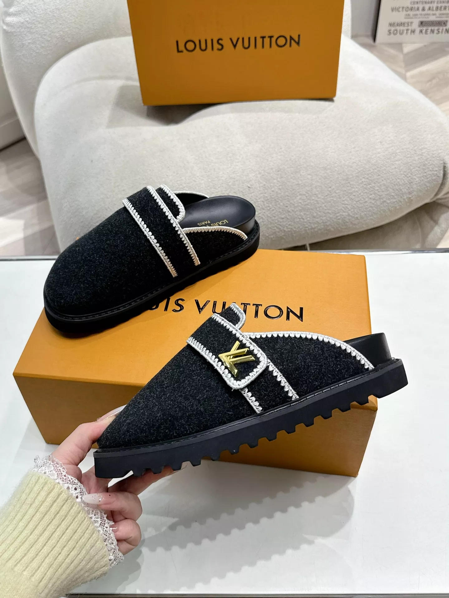 louis vuitton chaussons pour femme s_12a26ba3